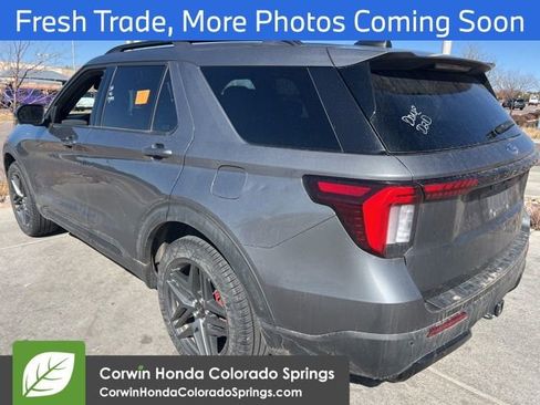 Used 2025 Ford Explorer ST-Line w/ ST-Line Street Pack image 5