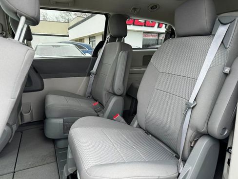Used 2008 Chrysler Town & Country Touring w/ Flexible Seating Group image 15