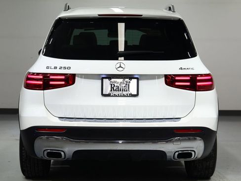 Certified 2025 Mercedes-Benz GLB 250 4MATIC image 12