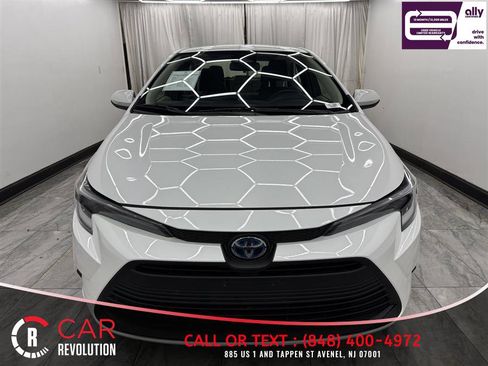 Used 2023 Toyota Corolla LE FWD image 2