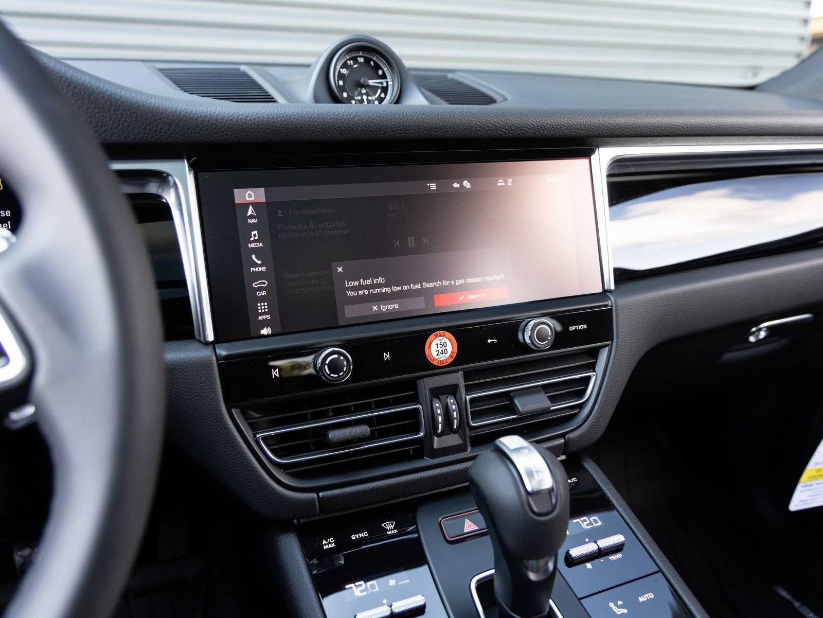 Certified 2026 Porsche Macan AWD/4WD image 15