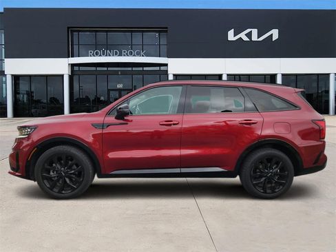 Certified 2022 Kia Sorento SX image 4
