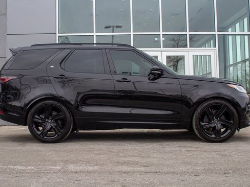 Used 2024 Land Rover Discovery Dynamic SE image 4