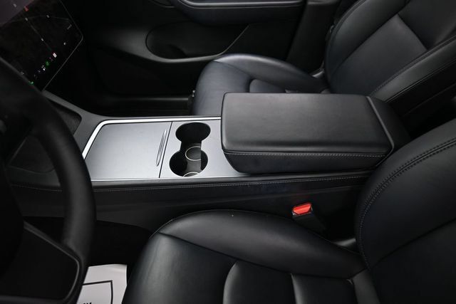 Used 2022 Tesla Model Y Long Range AWD/4WD image 24