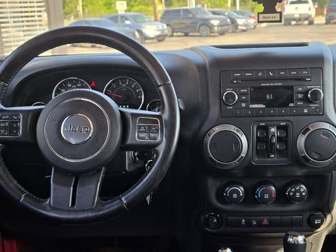 Used 2017 Jeep Wrangler Unlimited Sport w/ Quick Order Package 24S AWD/4WD image 31