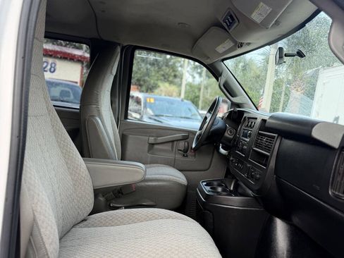 Used 2017 Chevrolet Express 2500 LT w/ LT Preferred Equipment Group RWD image 19