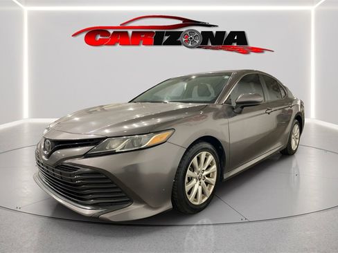 Used 2018 Toyota Camry LE image 7