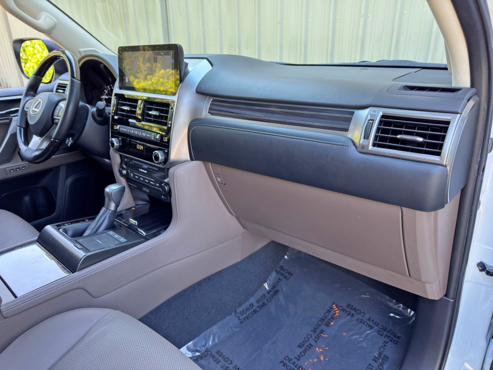 Used 2023 Lexus GX 460 Premium w/ Accessory Package AWD/4WD image 15