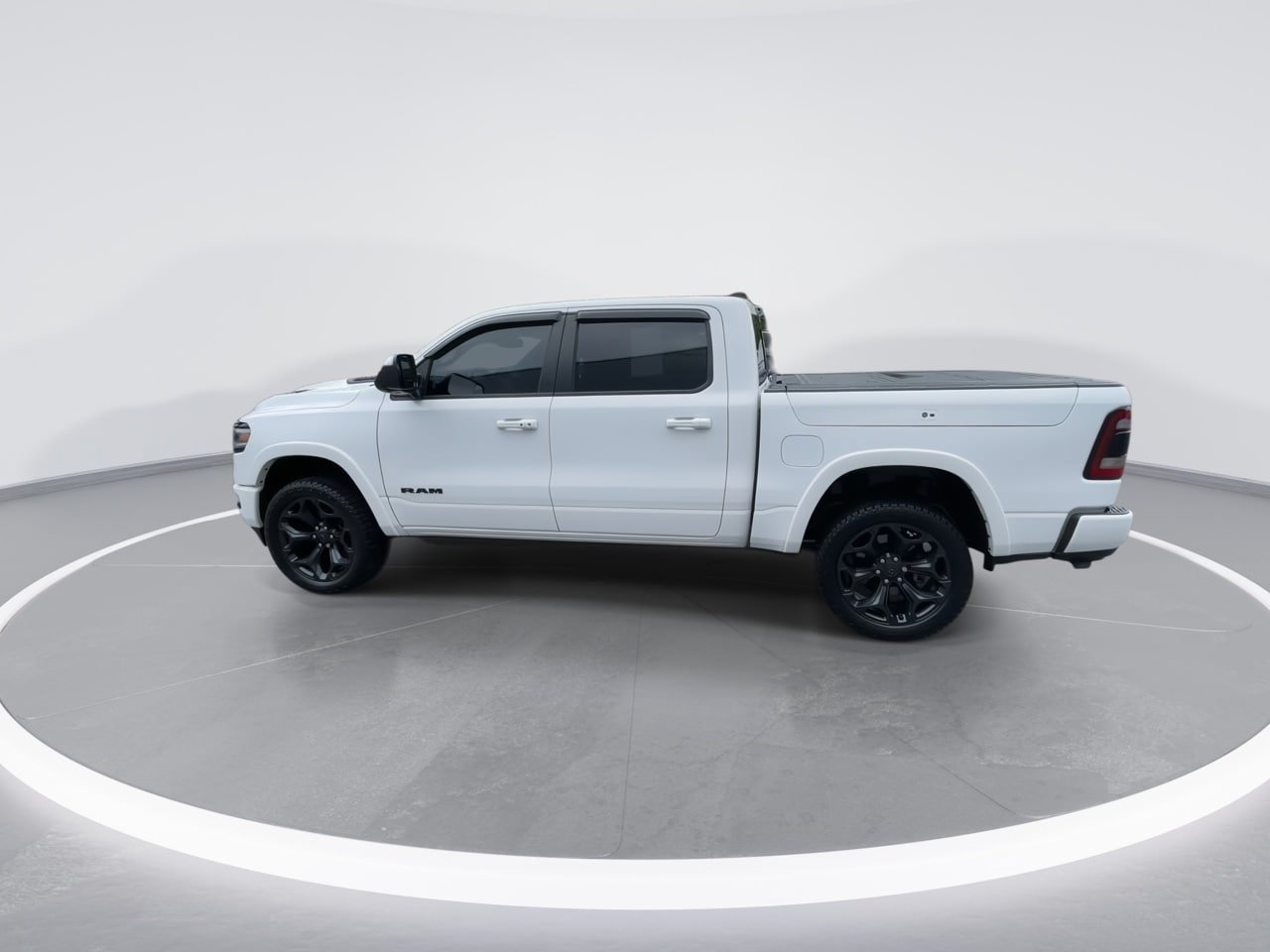 Used 2022 RAM 1500 Limited AWD/4WD image 11