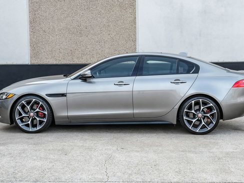 Used 2019 Jaguar XE S RWD image 16