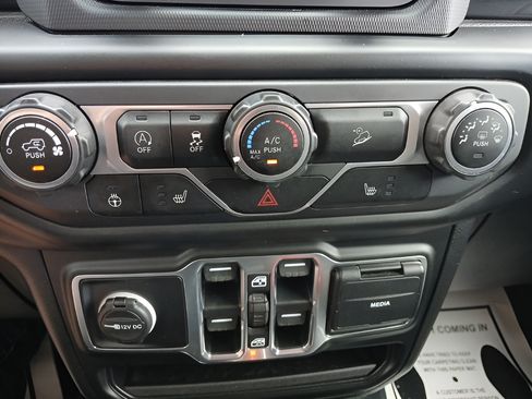 Used 2020 Jeep Wrangler Unlimited Sport AWD/4WD image 17