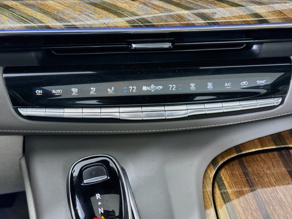 Used 2021 Cadillac Escalade Sport Platinum AWD/4WD image 16