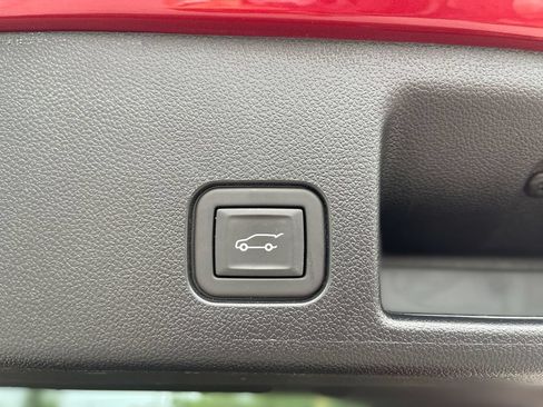 Used 2024 Chevrolet Equinox EV LT FWD image 5