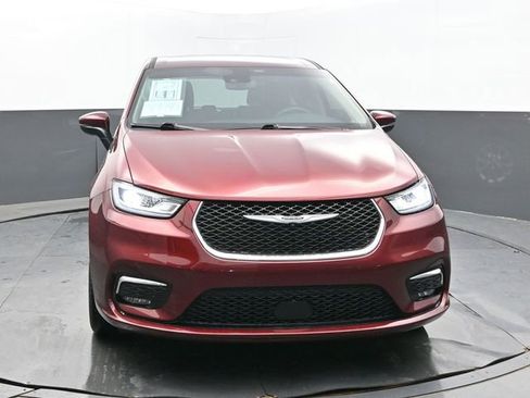 Used 2023 Chrysler Pacifica Touring-L AWD/4WD image 8