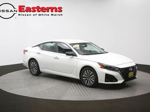 Used 2025 Nissan Altima 2.5 SV FWD image 47