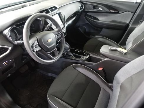Used 2023 Chevrolet TrailBlazer LT w/ Convenience Package AWD/4WD image 10