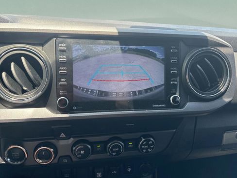 Used 2020 Toyota Tacoma TRD Sport AWD/4WD image 15