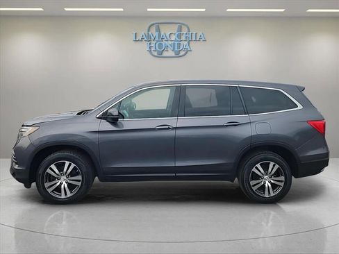 Used 2017 Honda Pilot EX image 2
