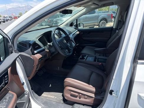 Used 2025 Honda Odyssey Touring image 21
