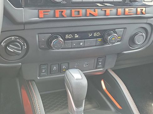 Used 2025 Nissan Frontier PRO-4X w/ Pro Premium Package AWD/4WD image 17