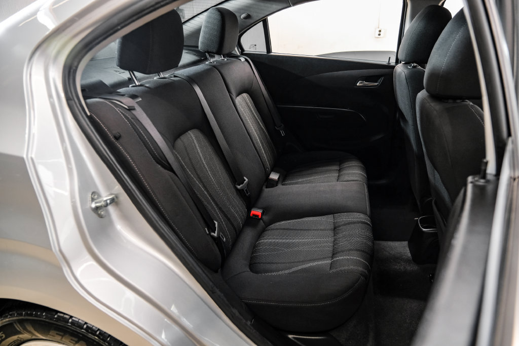 Used 2020 Chevrolet Sonic LT FWD image 43