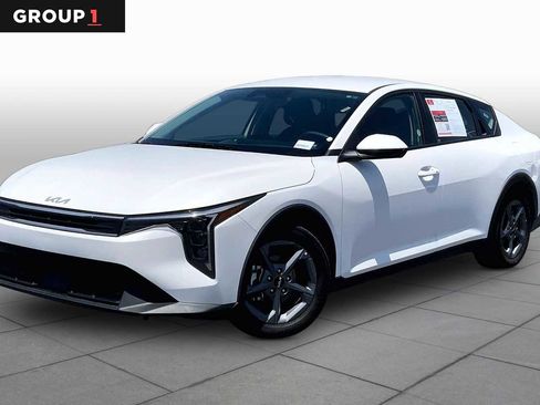 Used 2025 Kia K4 FWD image 1