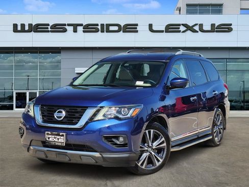 Used 2018 Nissan Pathfinder Platinum FWD image 1