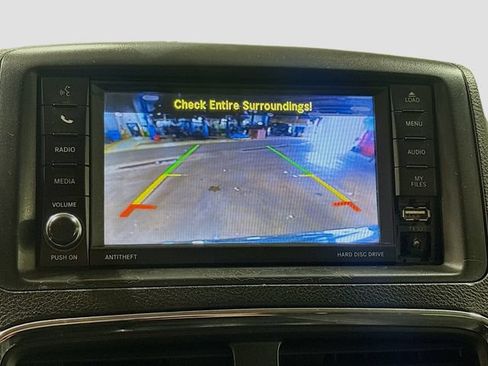 Used 2018 Dodge Grand Caravan SE FWD image 11