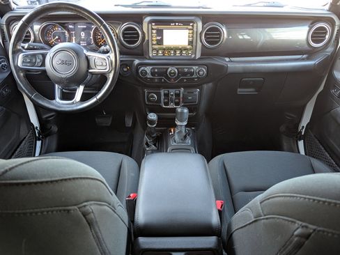 Used 2019 Jeep Wrangler Unlimited Sahara image 17