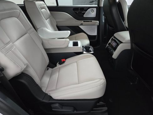New 2026 Lincoln Aviator Reserve AWD/4WD image 19
