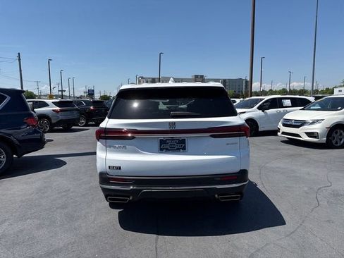 Used 2025 Buick Enclave Preferred FWD image 4