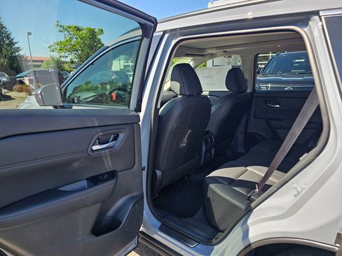 New 2026 Nissan Rogue SV AWD/4WD image 12