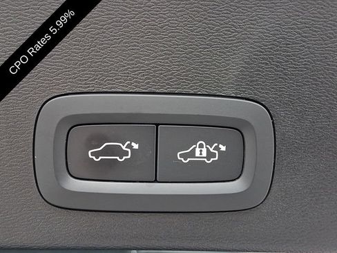 Certified 2023 Volvo XC40 Recharge Ultimate w/ Protection Package Premier AWD/4WD image 31