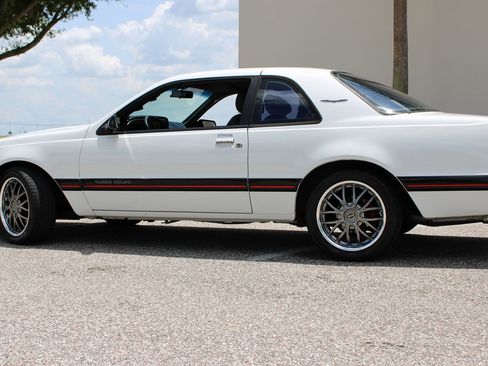 Used 1988 Ford Thunderbird RWD image 13