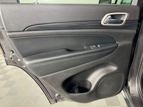 Used 2020 Jeep Grand Cherokee Laredo image 22