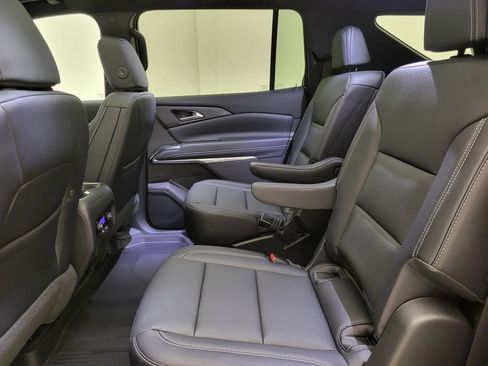 New 2026 Chevrolet Traverse LT w/ Sun and Wheel Package image 43