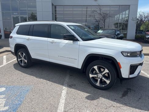 New 2026 Jeep Grand Cherokee L Limited AWD/4WD image 36