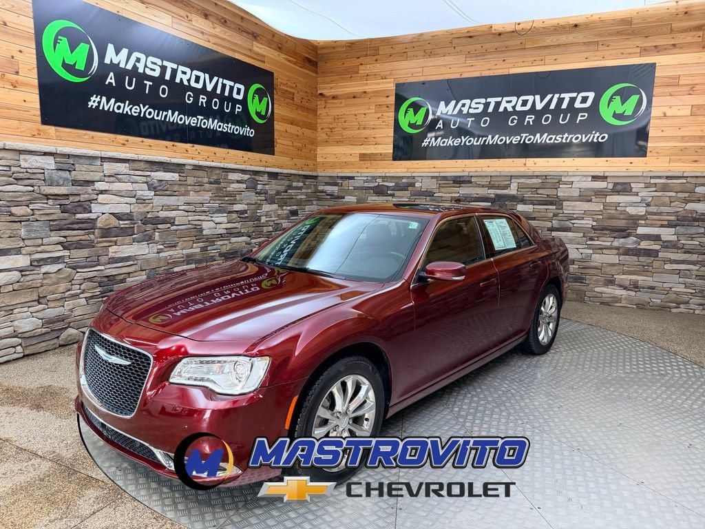 Used 2021 Chrysler 300 Touring L AWD/4WD image 1