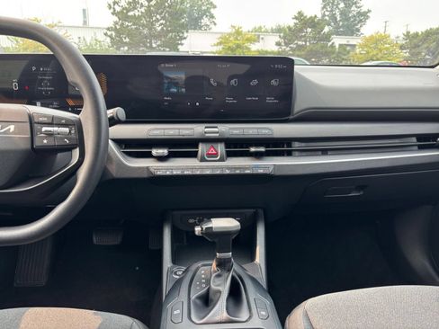 Used 2025 Kia K4 FWD image 14