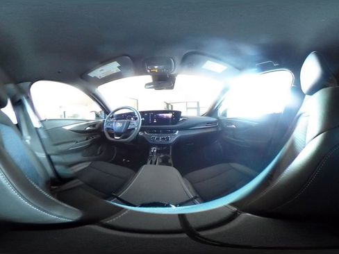 Used 2025 Buick Envista Preferred image 42