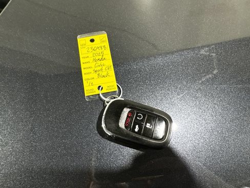 Used 2025 Honda Civic Sport image 41