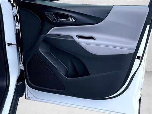 Used 2018 Chevrolet Equinox Premier FWD image 19