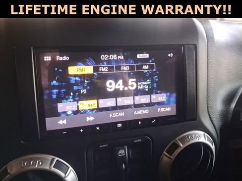 Used 2018 Jeep Wrangler Unlimited Sahara image 15