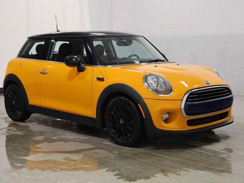 Used 2016 MINI Cooper 2-Door Hardtop image 13