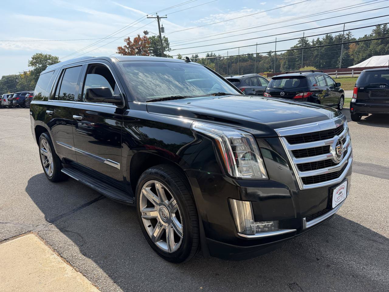 Used 2015 Cadillac Escalade Luxury AWD/4WD image 3