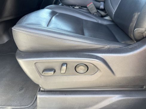 Used 2025 GMC Sierra 1500 SLT RWD image 10
