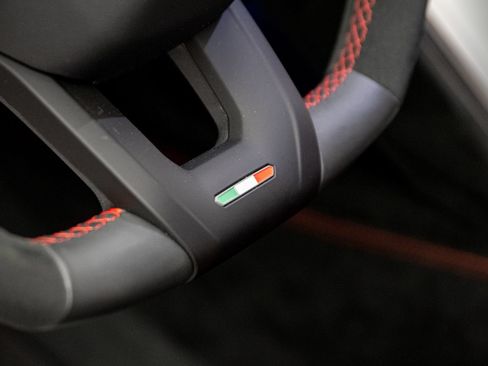 Used 2024 Lamborghini Urus Performante AWD/4WD image 20