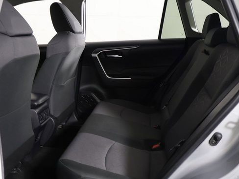 Used 2025 Toyota RAV4 XLE FWD image 26