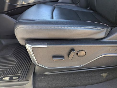 Used 2022 Ford F150 Lariat w/ Max Trailer Tow Package image 28