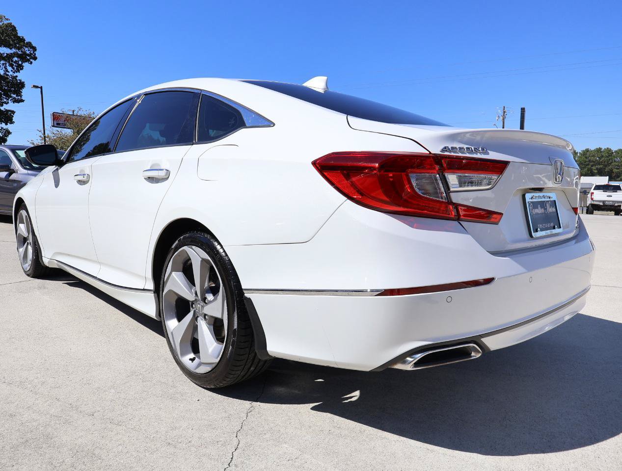 Used 2019 Honda Accord Touring image 4